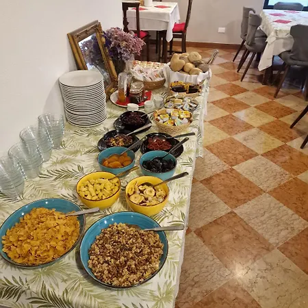 Al فندق كابرينو فيرونيسي