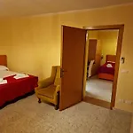 Al Hotell