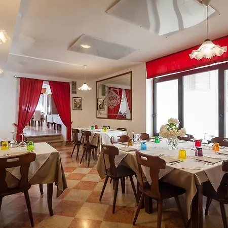 Hotel Al