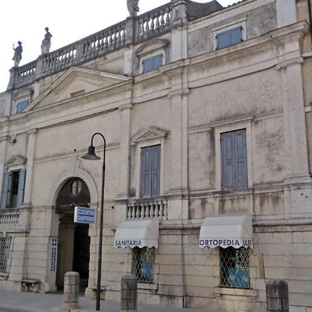 Al Hotel